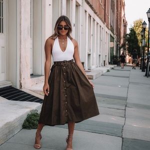 Khaki Skirt w Belt